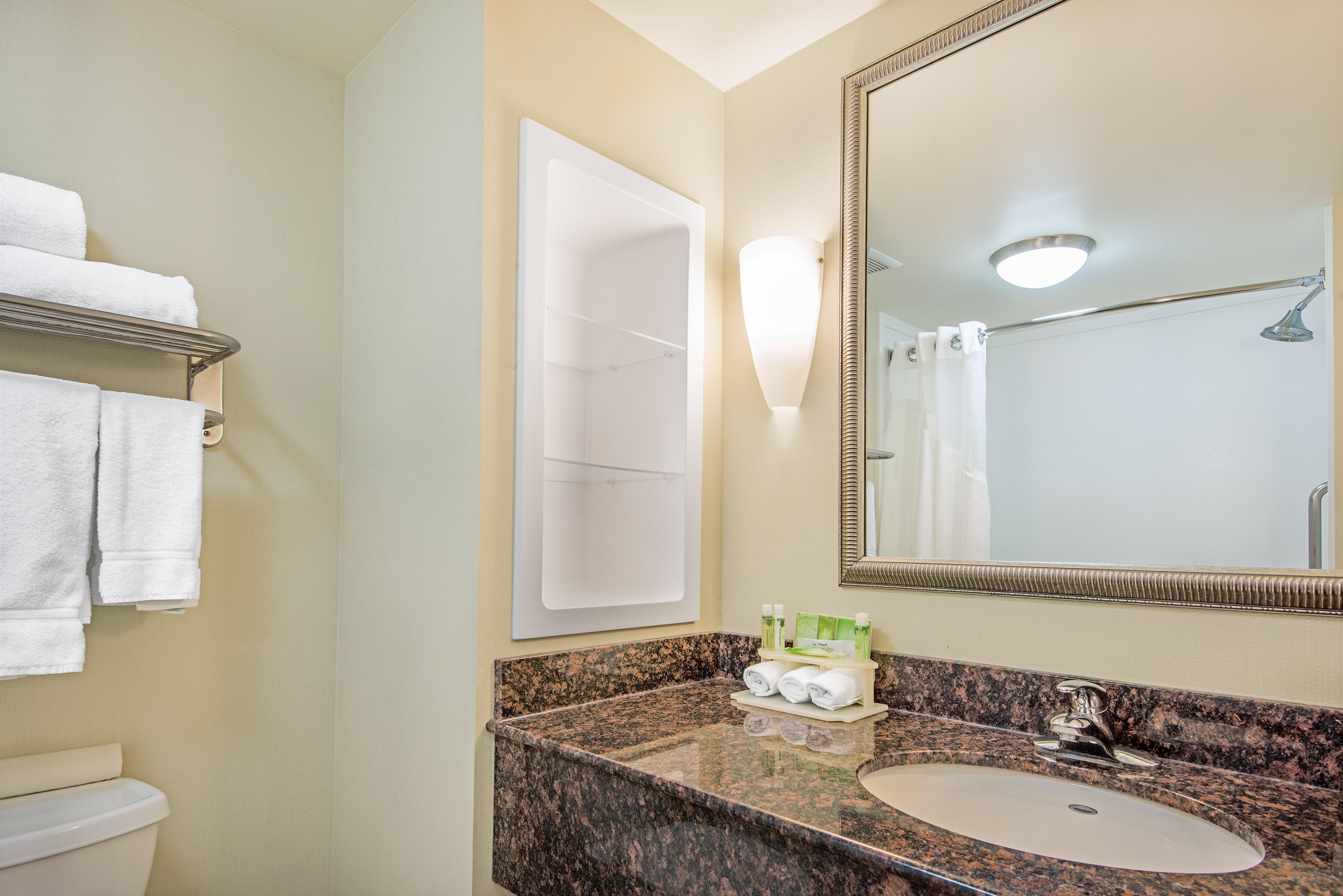 Holiday Inn Express Hotel & Suites Clute-Lake Jackson By Ihg Dış mekan fotoğraf