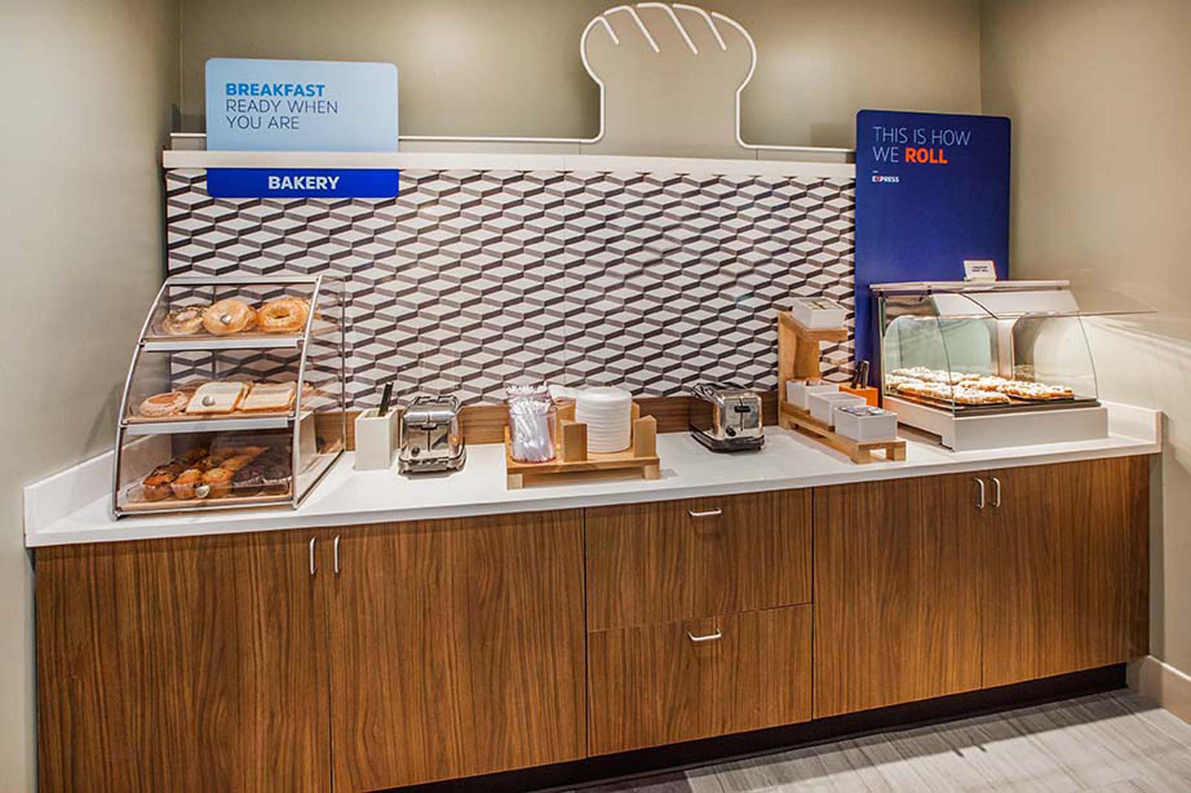 Holiday Inn Express Hotel & Suites Clute-Lake Jackson By Ihg Dış mekan fotoğraf