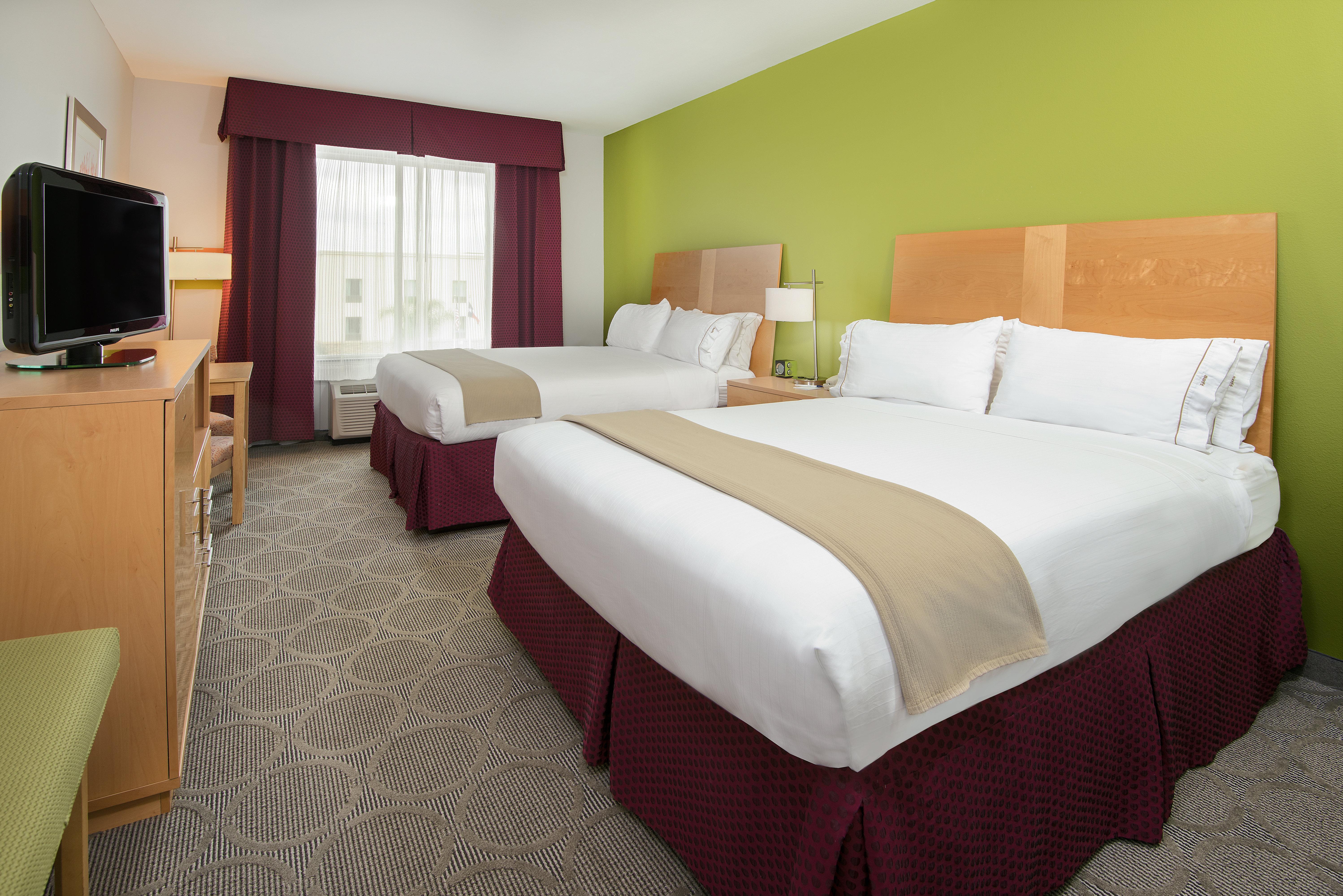 Holiday Inn Express Hotel & Suites Clute-Lake Jackson By Ihg Dış mekan fotoğraf