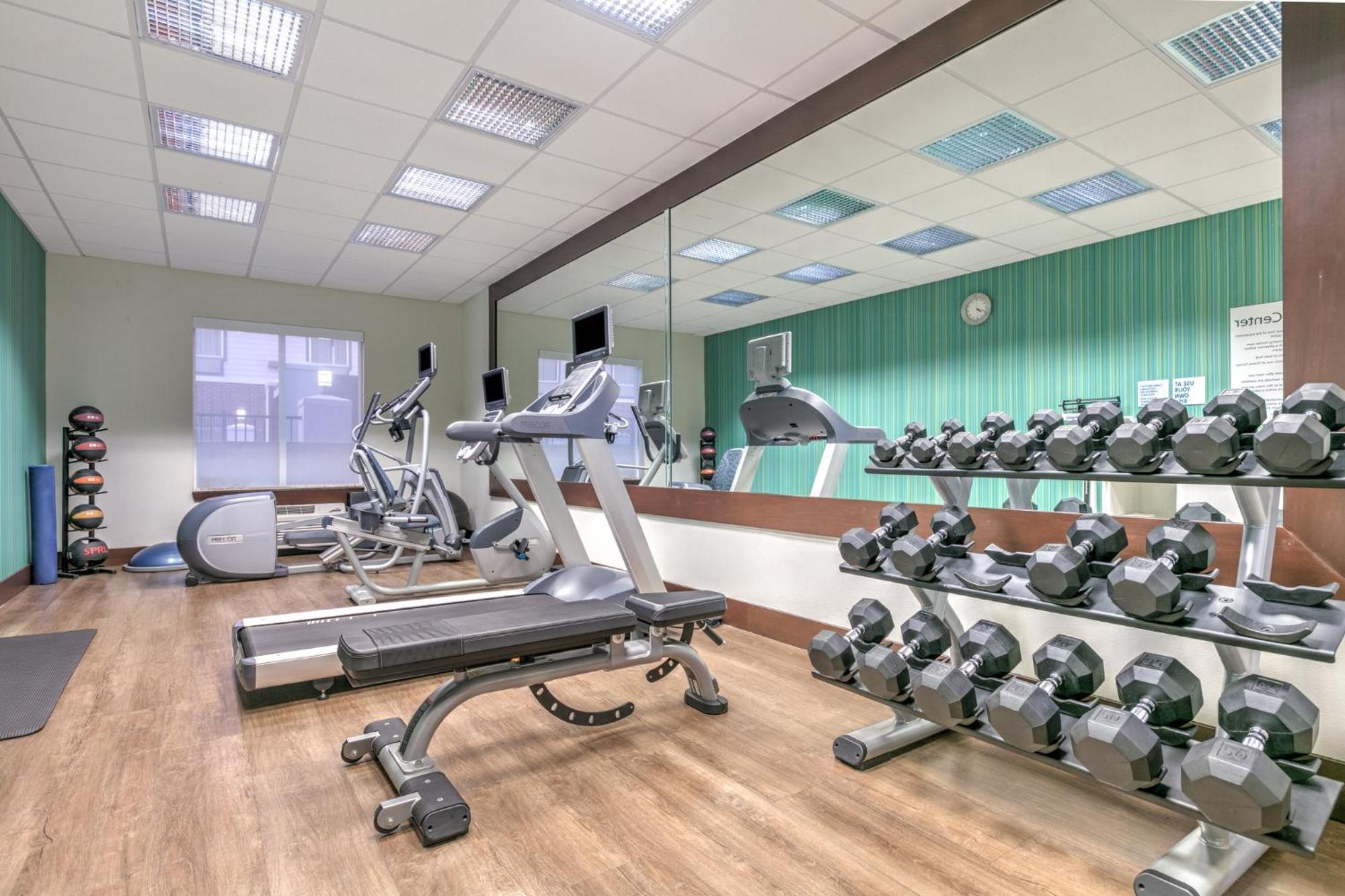 Holiday Inn Express Hotel & Suites Clute-Lake Jackson By Ihg Dış mekan fotoğraf