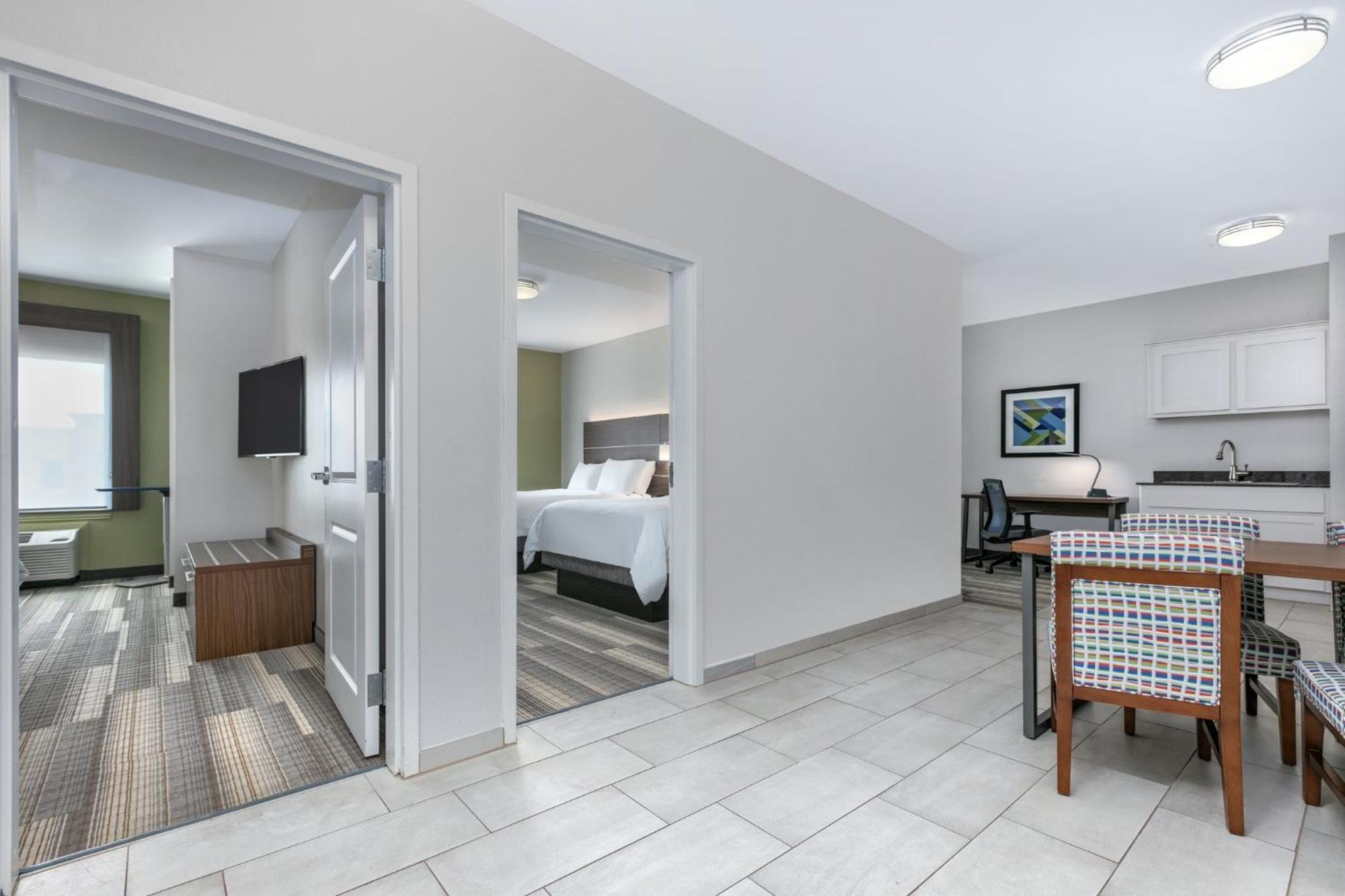 Holiday Inn Express Hotel & Suites Clute-Lake Jackson By Ihg Dış mekan fotoğraf