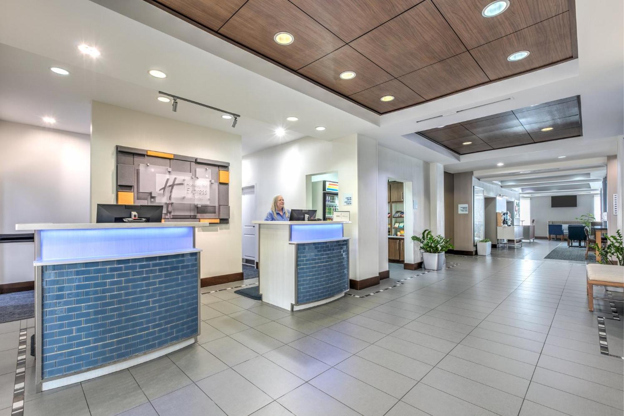Holiday Inn Express Hotel & Suites Clute-Lake Jackson By Ihg Dış mekan fotoğraf