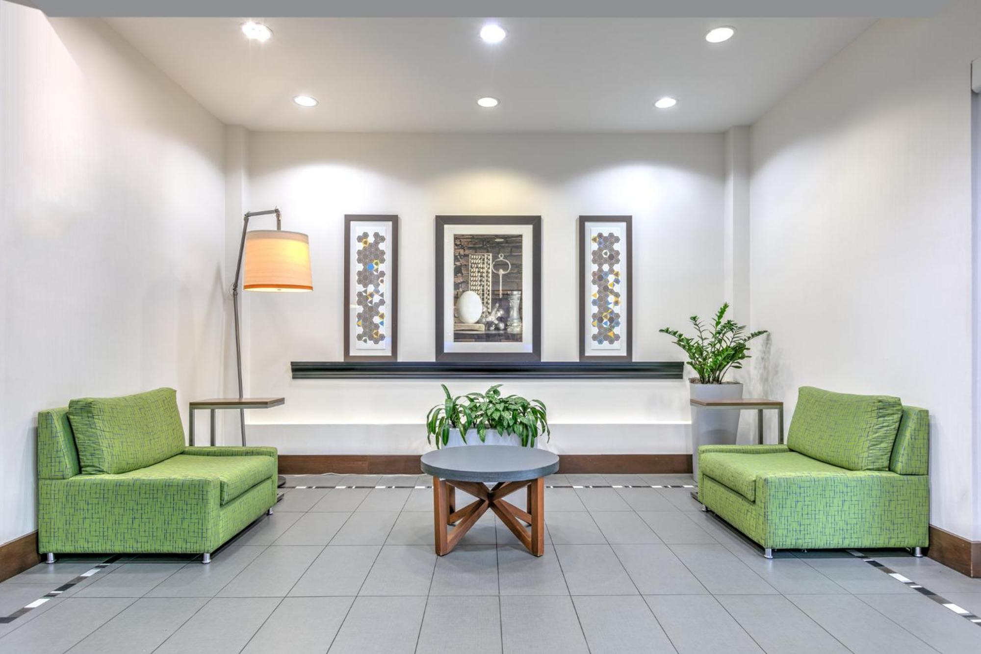 Holiday Inn Express Hotel & Suites Clute-Lake Jackson By Ihg Dış mekan fotoğraf