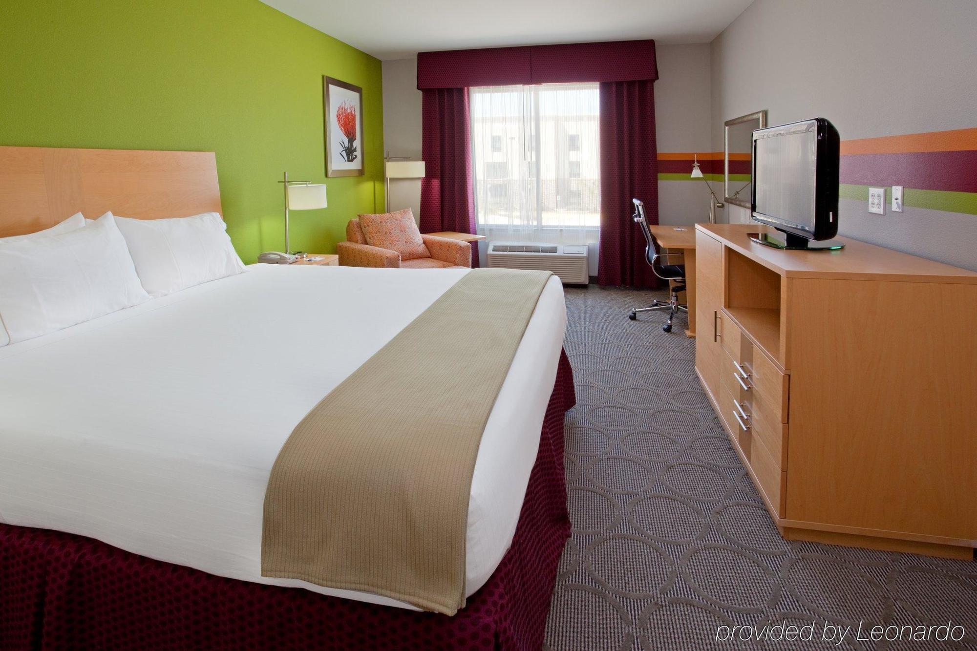 Holiday Inn Express Hotel & Suites Clute-Lake Jackson By Ihg Oda fotoğraf