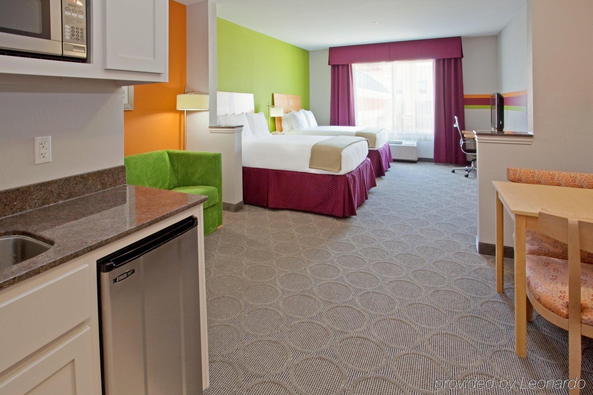Holiday Inn Express Hotel & Suites Clute-Lake Jackson By Ihg Oda fotoğraf