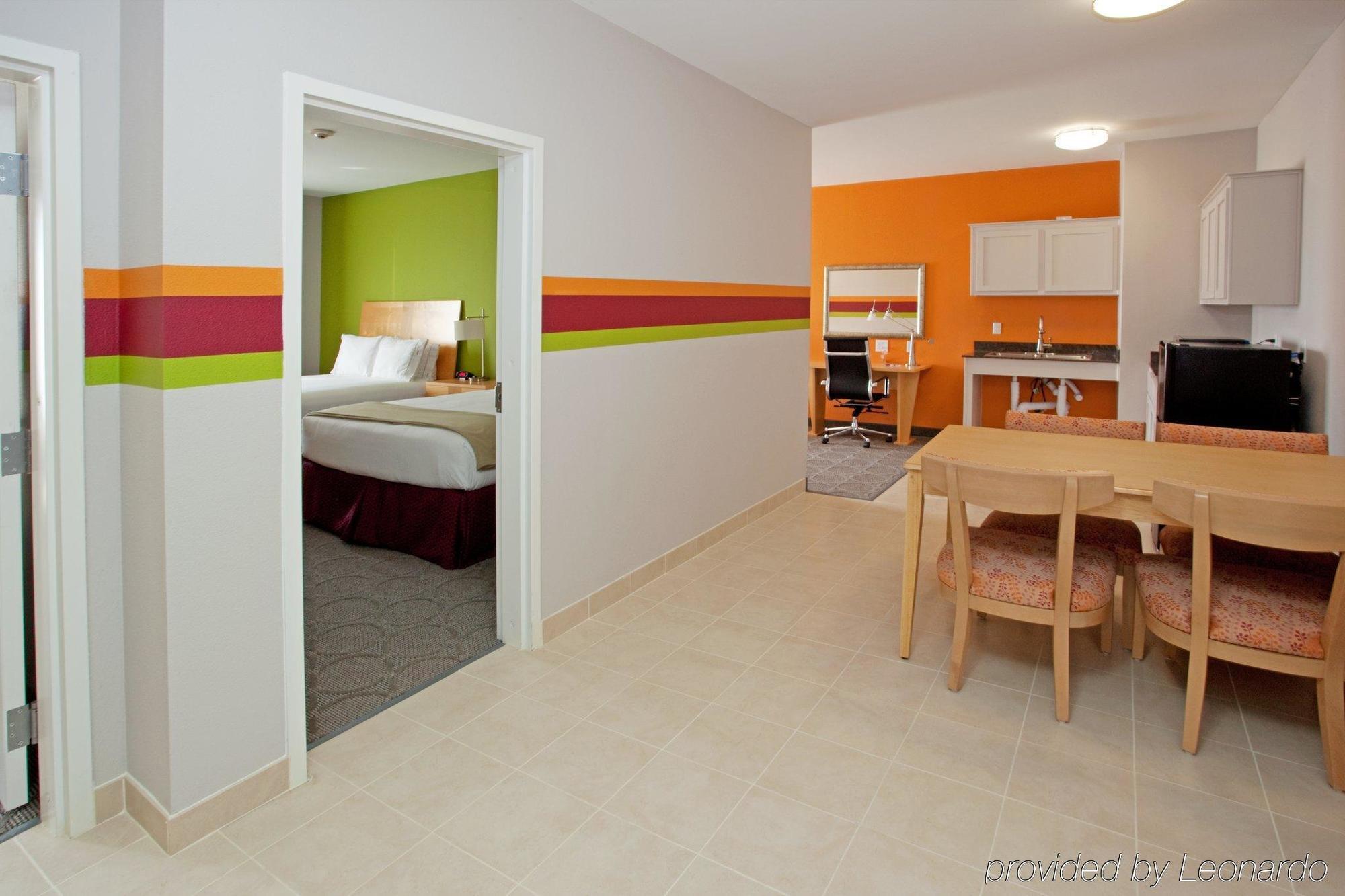 Holiday Inn Express Hotel & Suites Clute-Lake Jackson By Ihg Oda fotoğraf