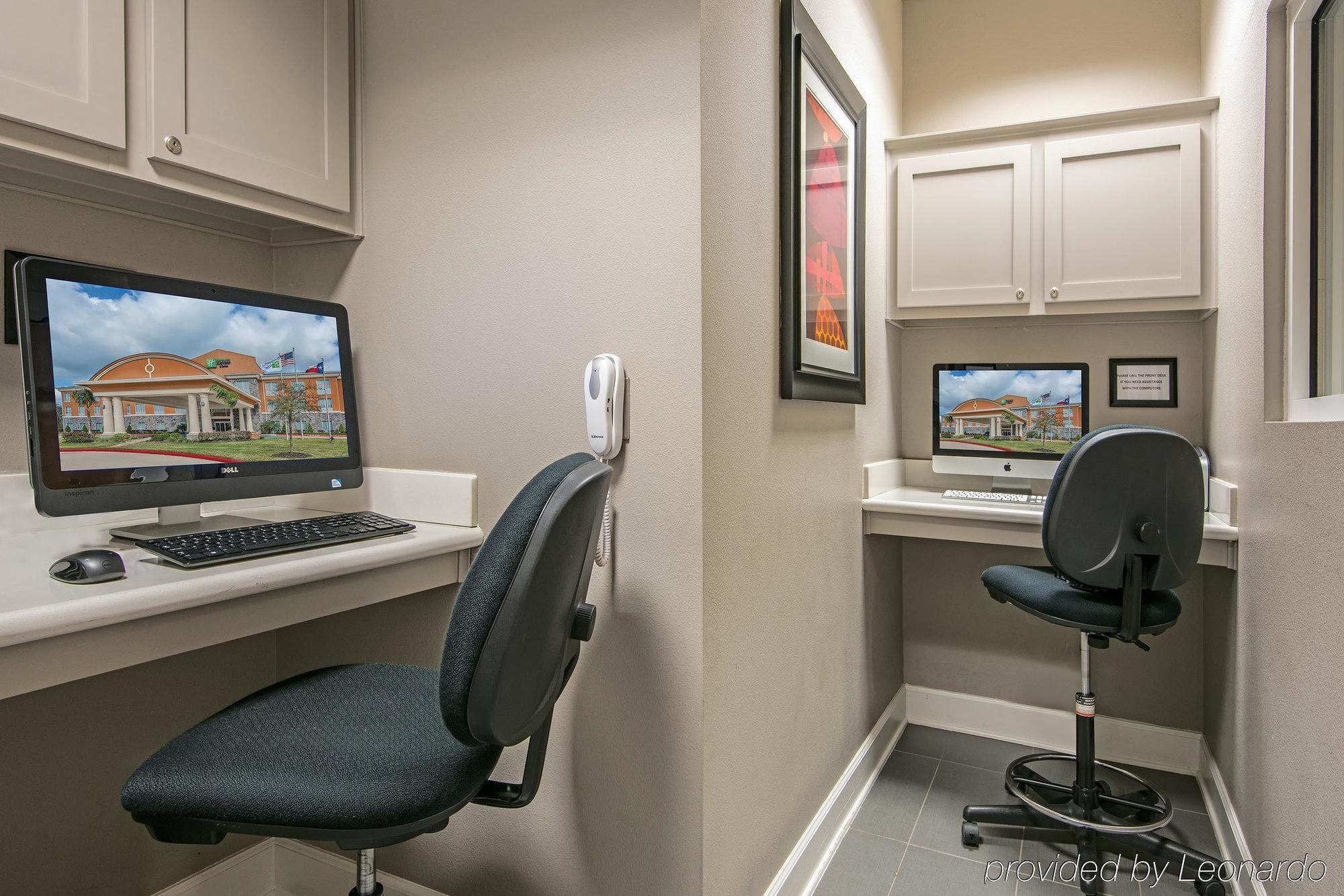 Holiday Inn Express Hotel & Suites Clute-Lake Jackson By Ihg Dış mekan fotoğraf